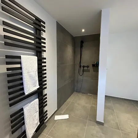 Zwei - Ein Haus - Alles Fusslaeufig - Altstadt, Wanderwege, Freibad Und Restaurants In Unmittelbarer Naehe Apartman Schmallenberg